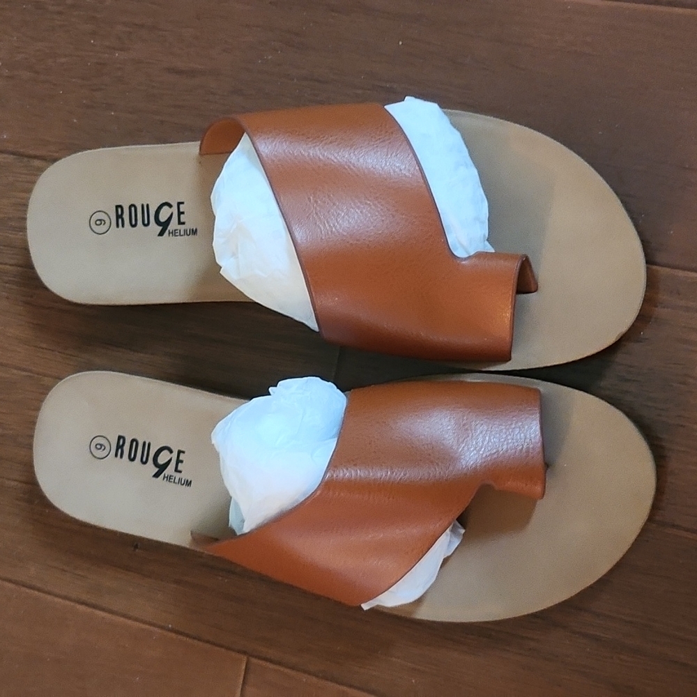 NWOT-Rouge Helium Tan Slides Size 9 Flat Sandals Casual Comfort Shoes